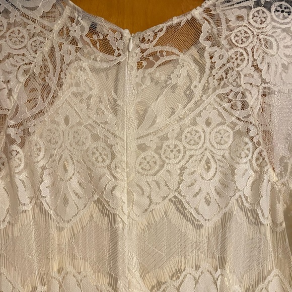 BB Dakota ivory lace dress. Tags still on. - Picture 4 of 4